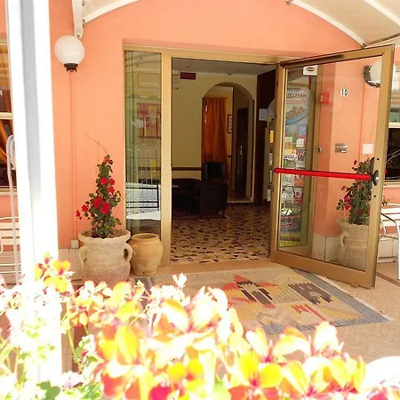 Hotel Ottavia 2*