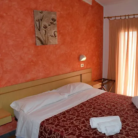 Ottavia Hotel 2*
