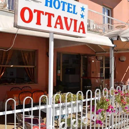 Ottavia Hotel 2*
